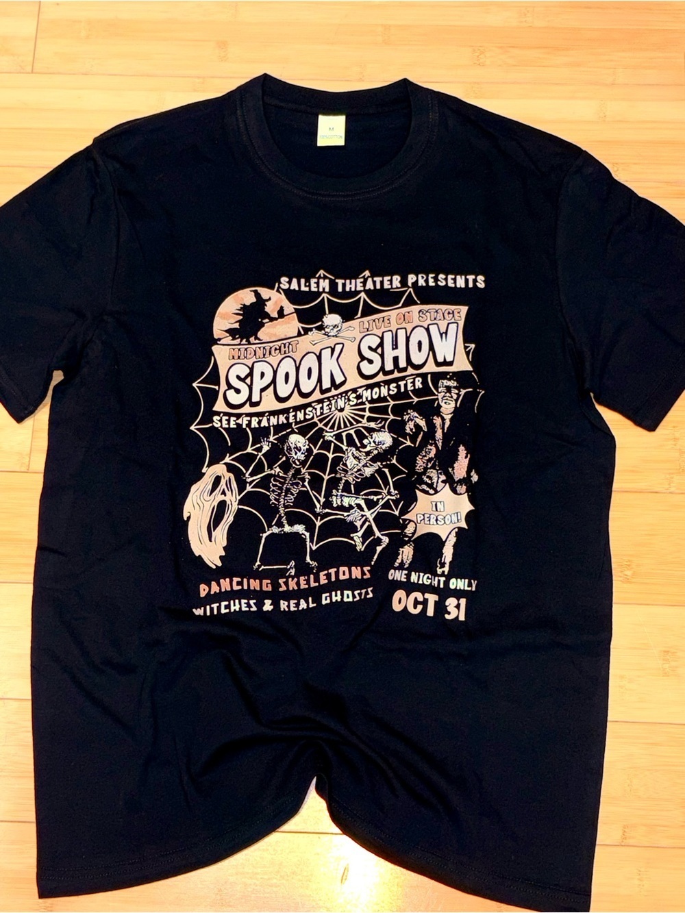 Vintage Style Salem Theater Spook Show Halloween Graphic Tee Unisex Medium - Picture 2 of 6